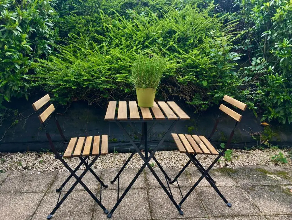 Studio en face Hopital Nord avec terrasse