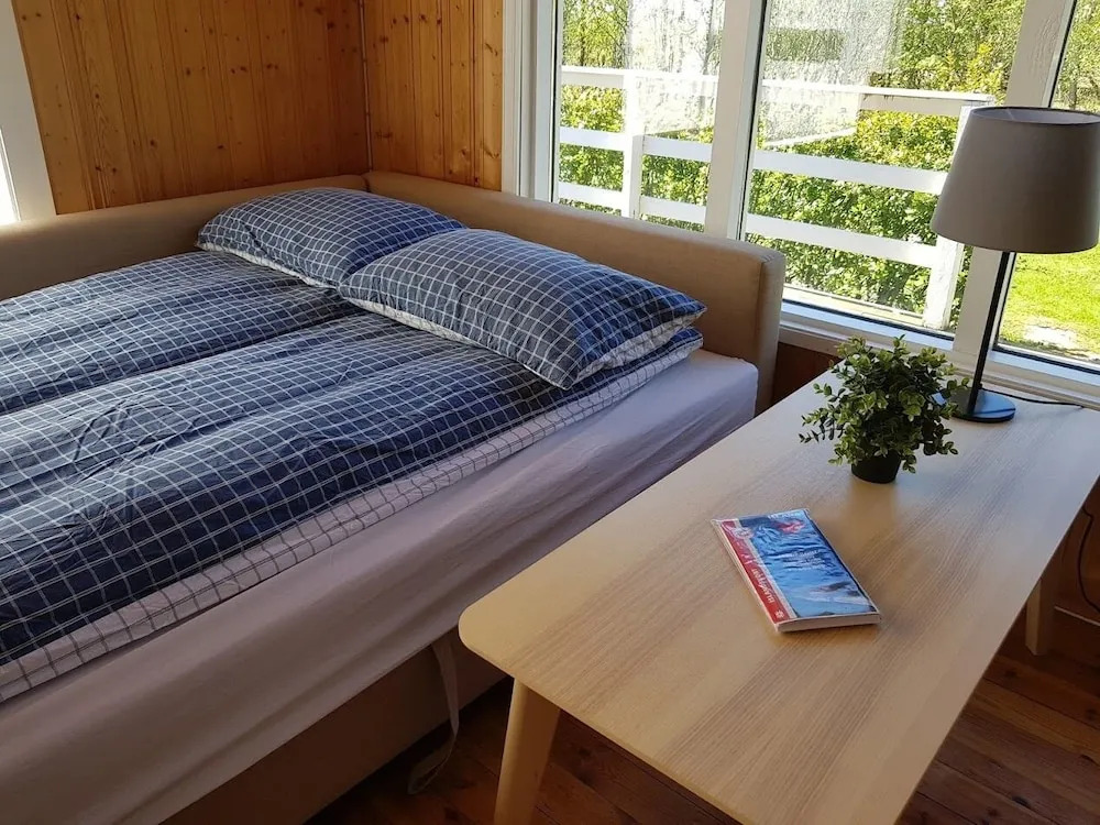 Eyja Mörk & Bubble Bedroom
