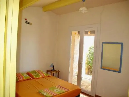 Location climatisée, piscine, animaux acceptés, jardin clôturé, parking, provence , wifi