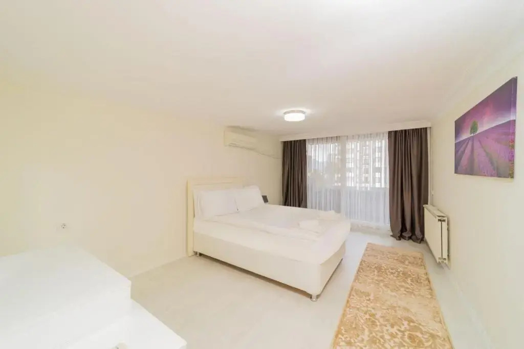 Flat With Terrace Next To Konyaalti Beach