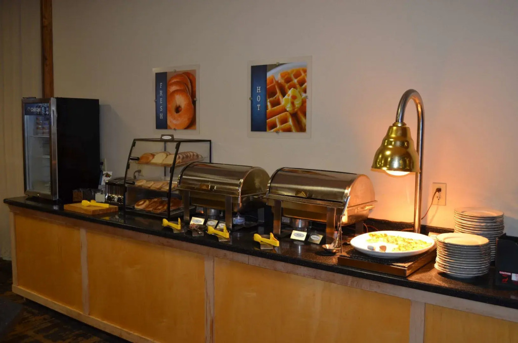 Crossroads Hotel & Event Center