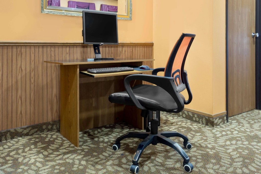 Super 8 by Wyndham Antigo