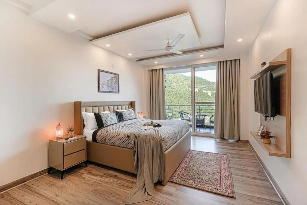 Alaya Stays Pinnacle 3BHK Apartment