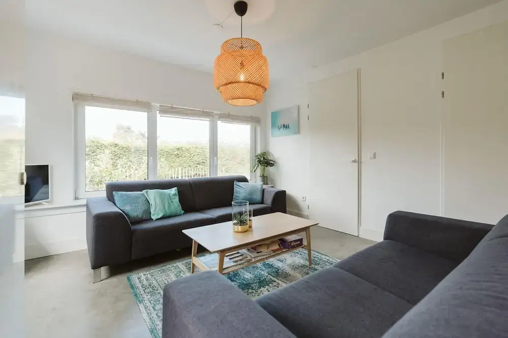 Large, Elegantly Furnished Holiday Home With Lots of Privacy on a Family Park