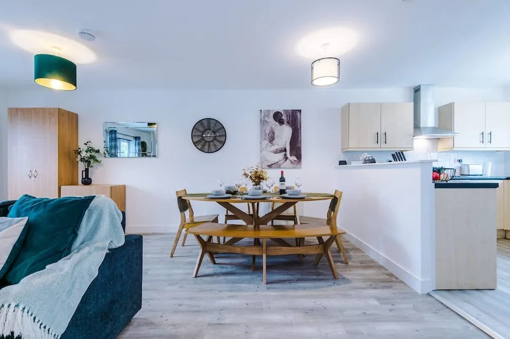 Spacious House Incredible Location Free Parking