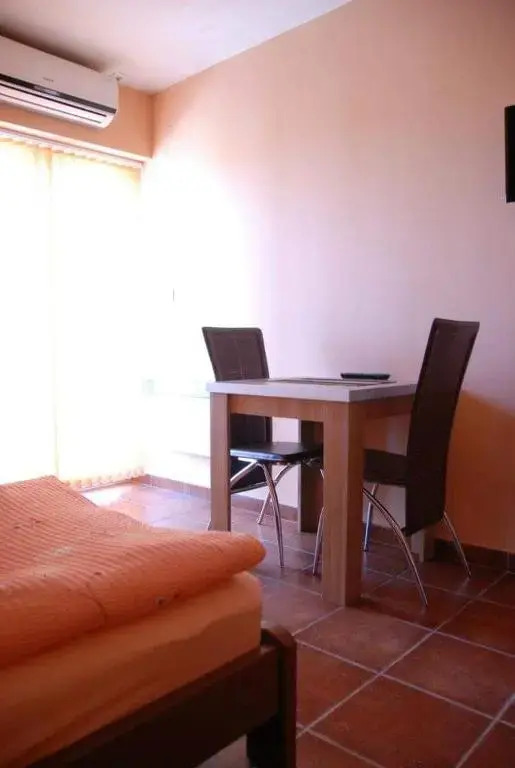 Letnjikovac rooms