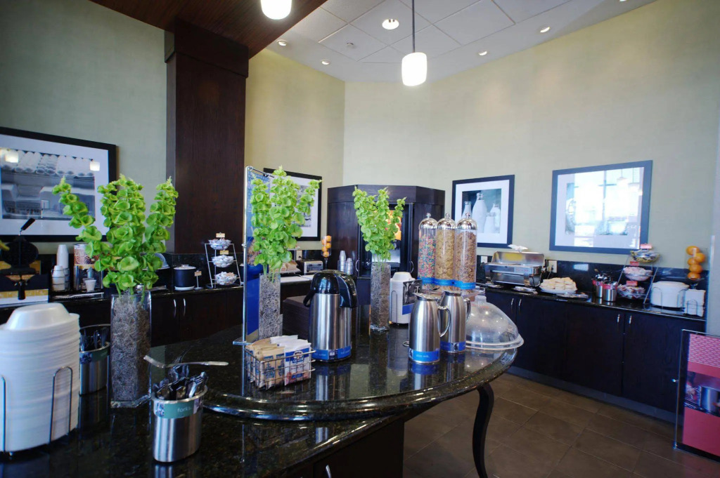 Hampton Inn & Suites Nashville-Downtown