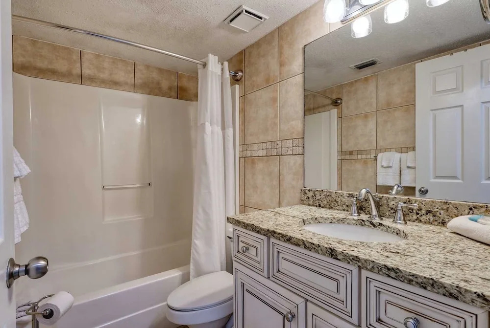 Seacrest 405 1 Bedroom Condo by RedAwning