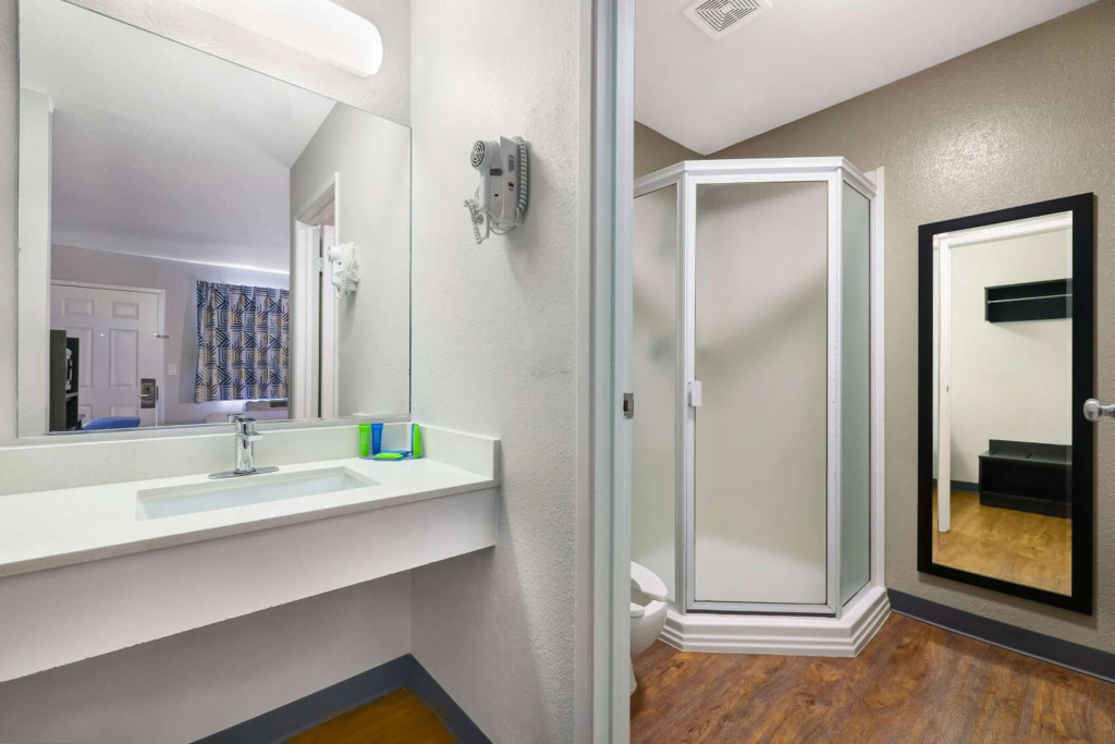 Motel 6-Kirkland, WA - North Kirkland