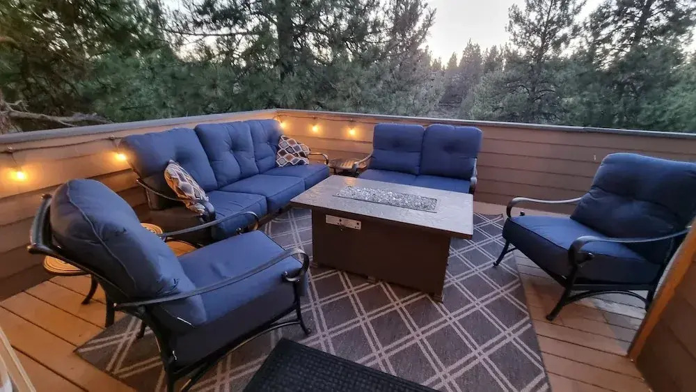 Quinn Creek 4 Bedroom Home by RedAwning
