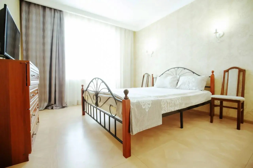 Sobornaja 14 Dvuhkomnatnye apartamenty v ZhK "Zolotye kupola"
