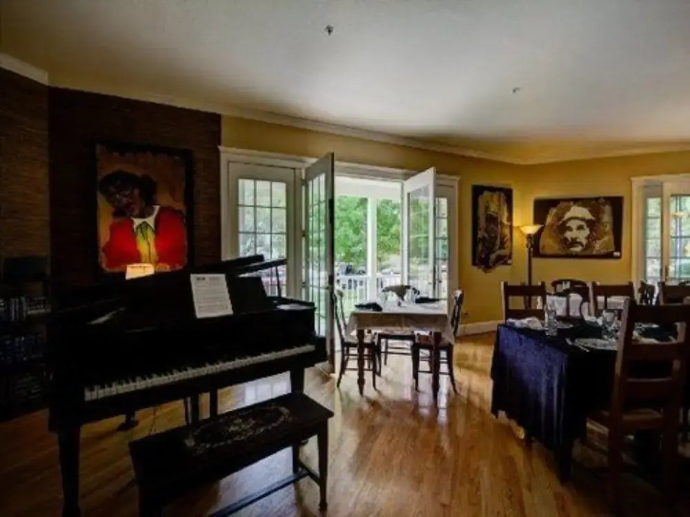 The Currier Inn