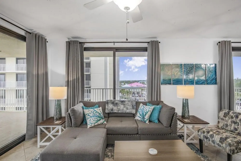 Stunning corner unit in Orange Beach outdoor pool