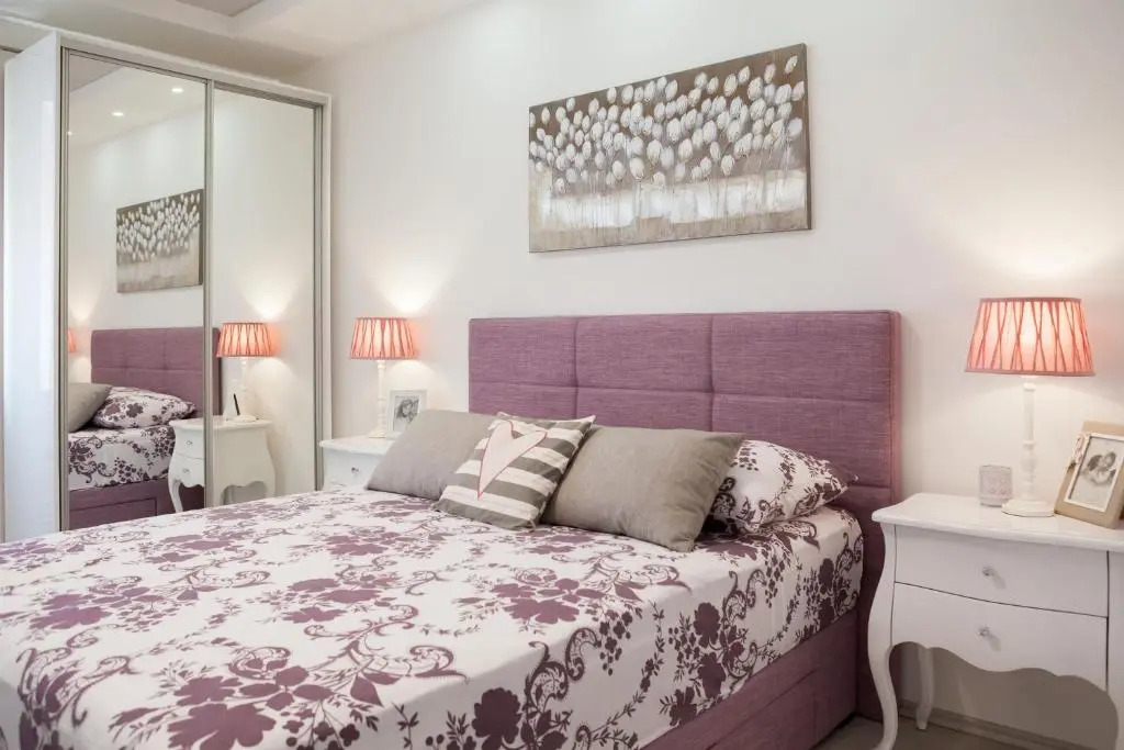Old City Luxury Apartment Iris