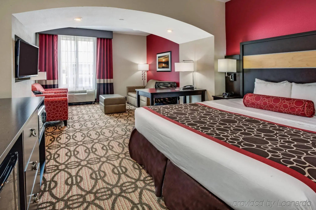 La Quinta Inn & Suites by Wyndham Starkville at MSU