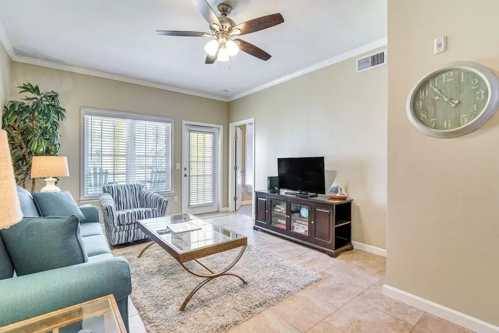 Walk to Beach: Lavish Resort Escape in Galveston!