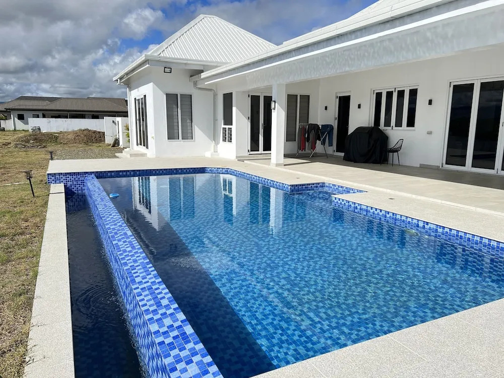 Lake Side Deluxe Villa
