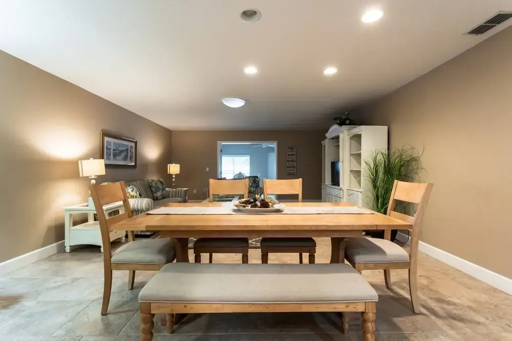 Pinecrafts Edge ~ 15 Minutes To Beaches ~ Sleeps 6