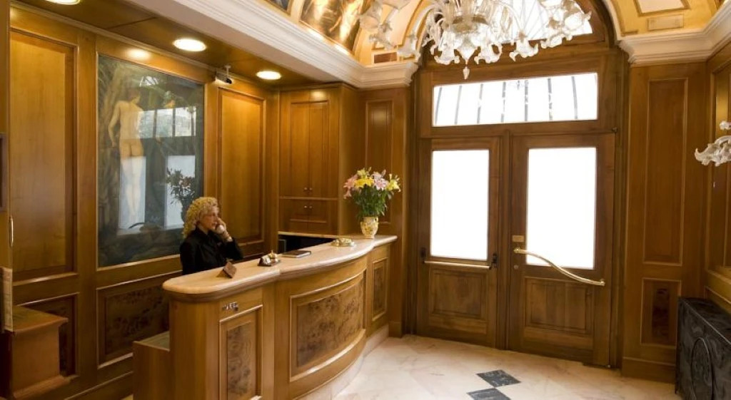 Hotel Joli