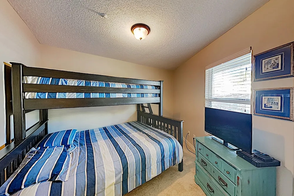 New Listing! Gulf-view Beach W/ Pools 2 Bedroom Condo