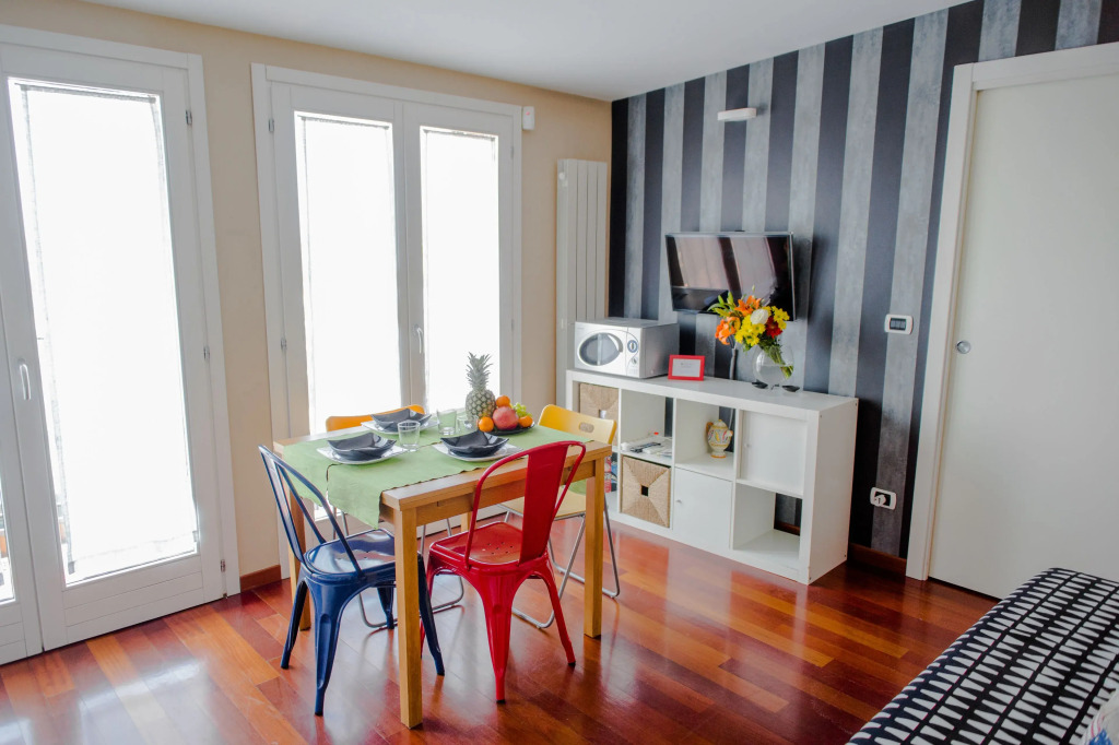 Shopping Deangeli Apartment - Hintown