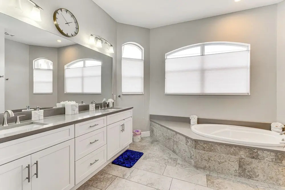 Canalfront Pool & Hot Tub: Home in Cape Coral