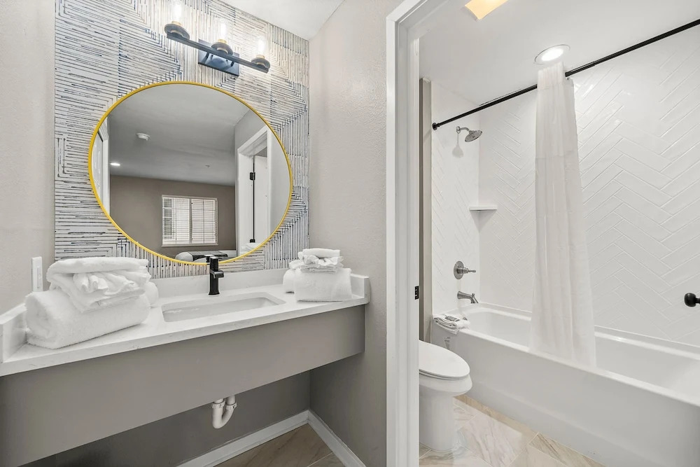 Stylish Buckhead Condo Your Urban Getaway in ATL