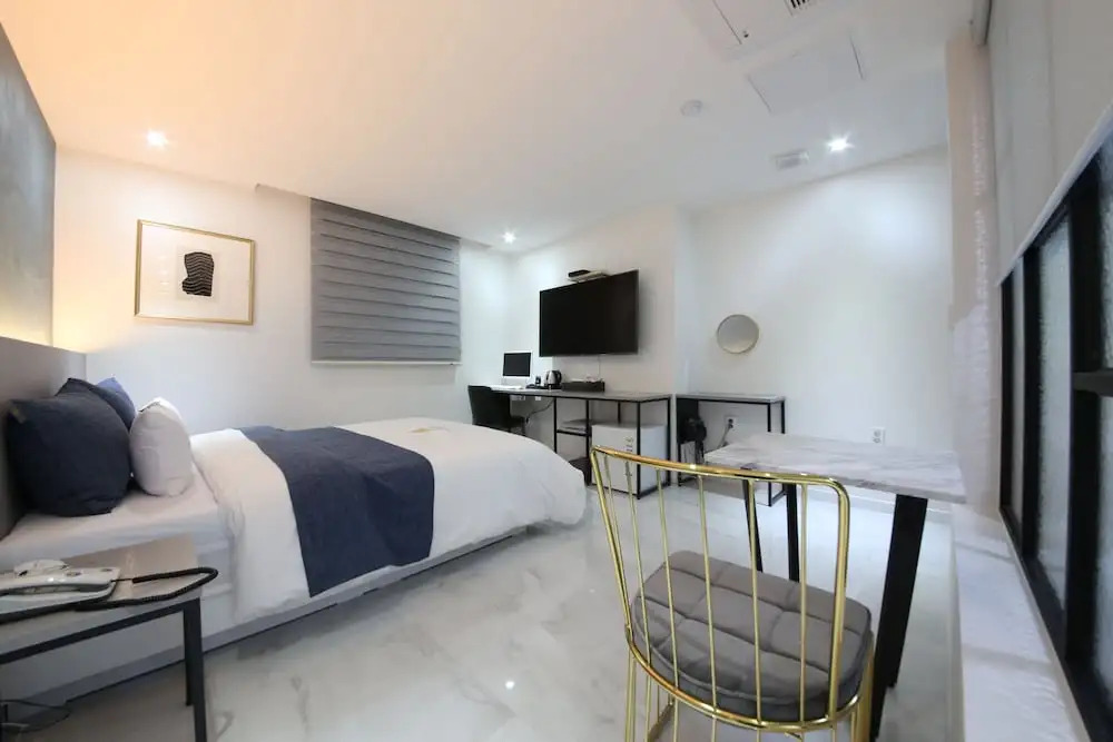 2Night Business Hotel