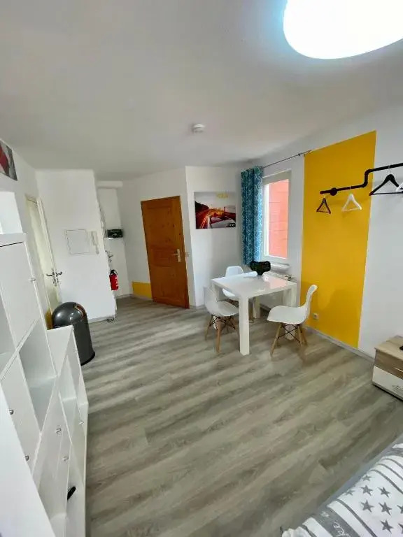 Apartment 2P. Balkon Zentral 1.4