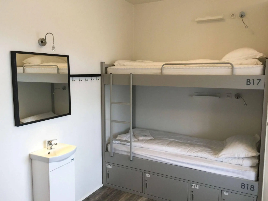 Bakki Apartments & Hostel