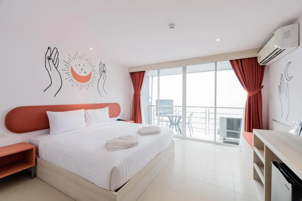 Moon Budget Hotel