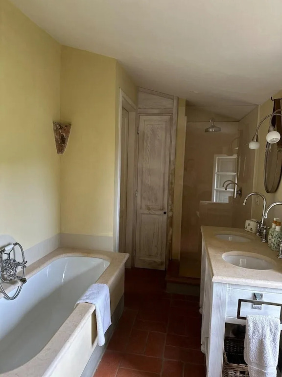 Luxury 6-bed Tuscan Villa near Lucca and Florence