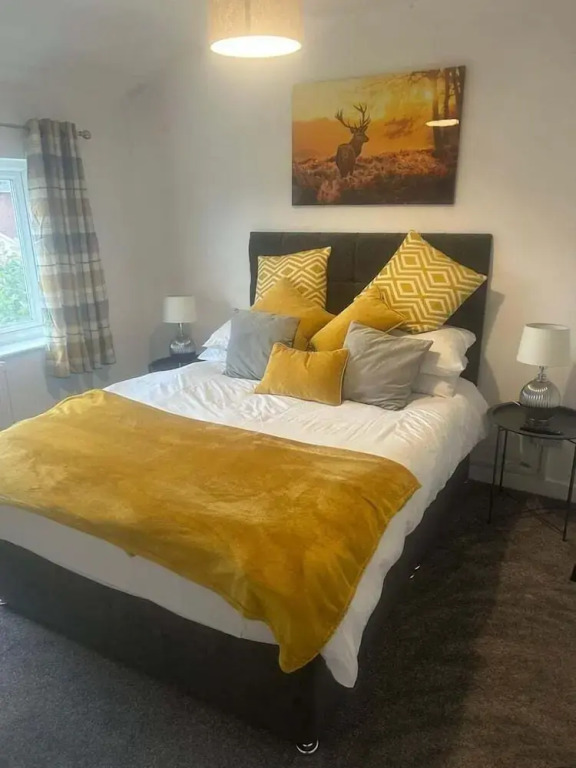 Spacious 2BR House With Sofa Bed & Parkin