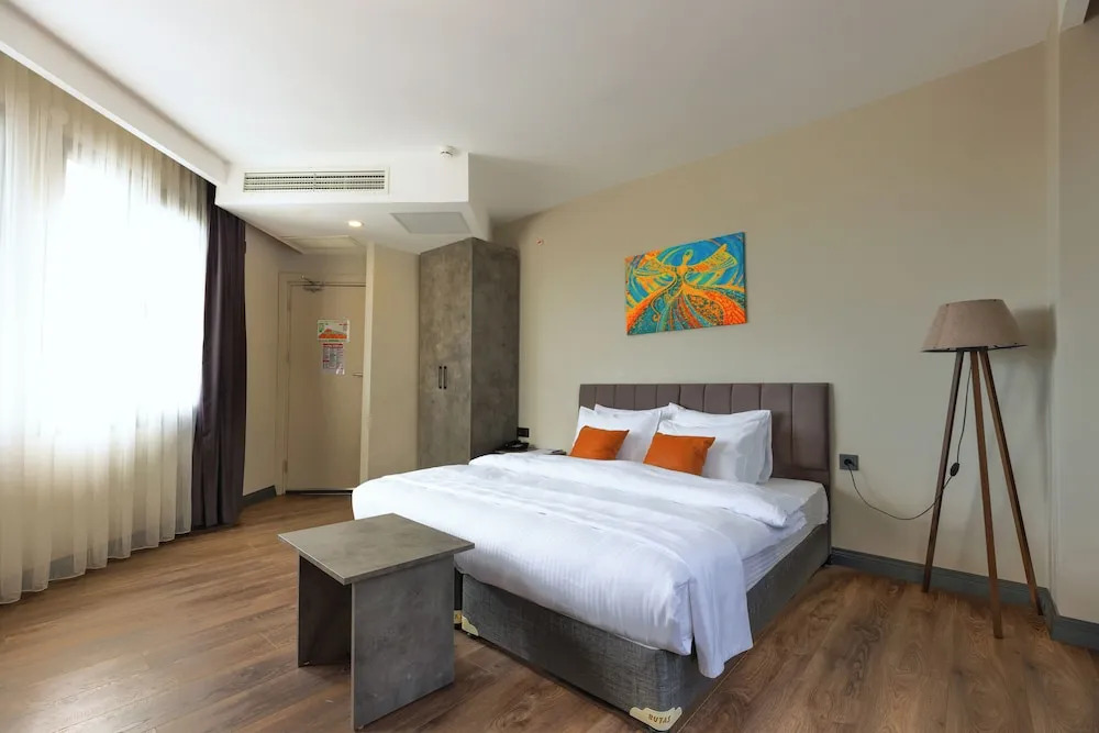 GRANDROYAL HOTEL