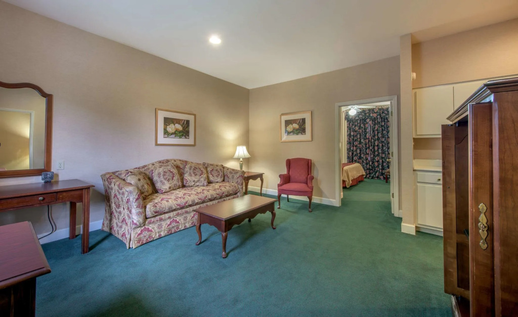 Red Roof Inn & Suites Albany, GA