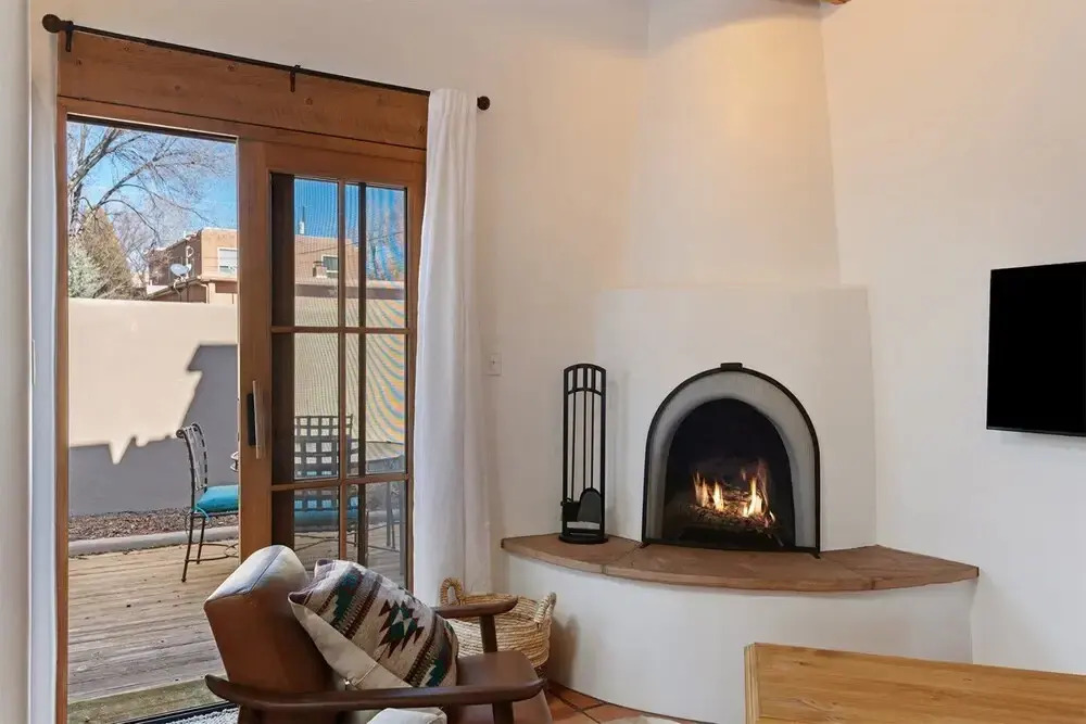 Casa Pico - Ideal Location, Fantastic Workspaces, Perfect Patio