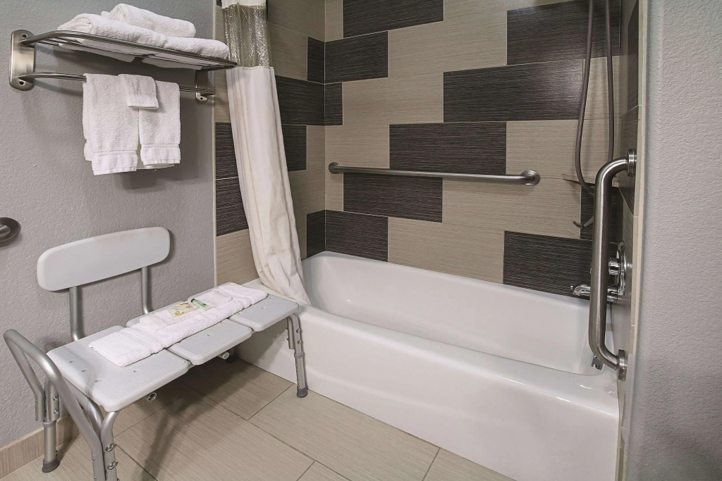 La Quinta Inn & Suites by Wyndham South Dallas - Hutchins