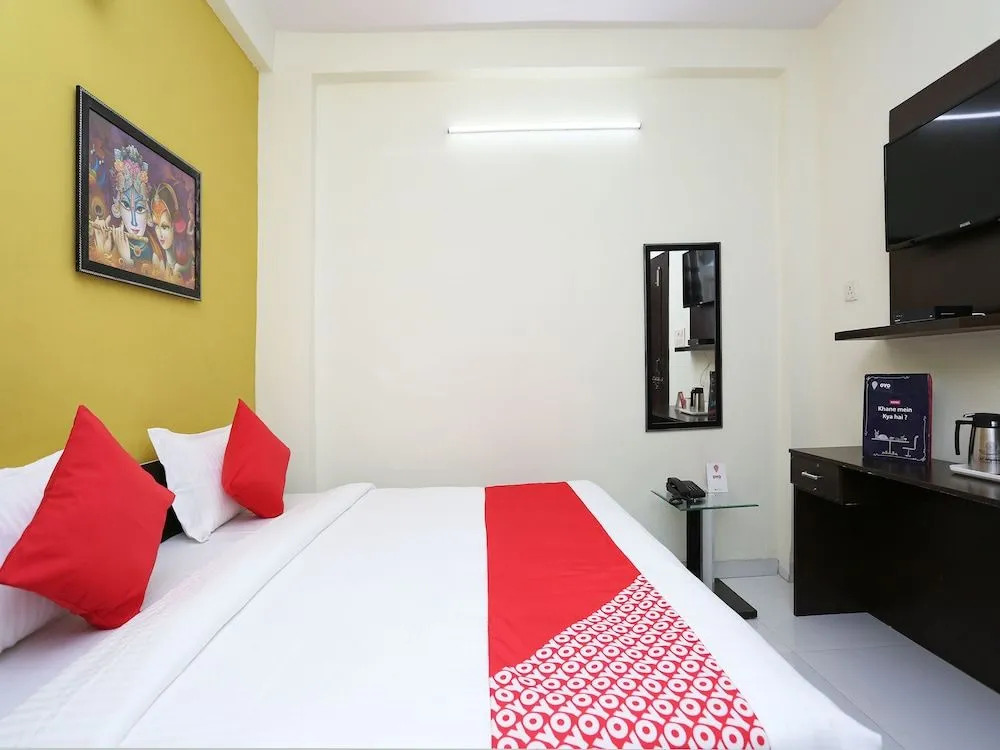 OYO 12127 Radhika Palace