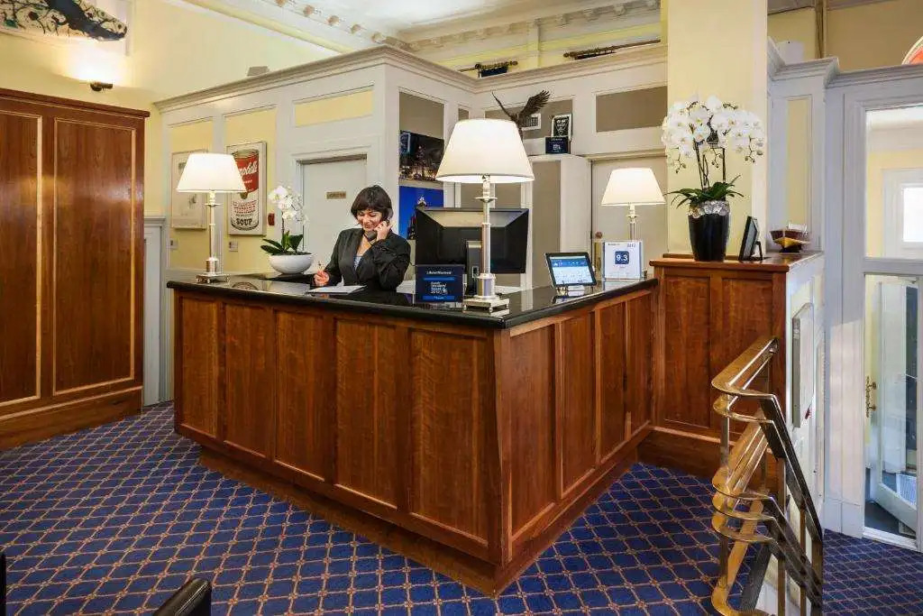 LHotel