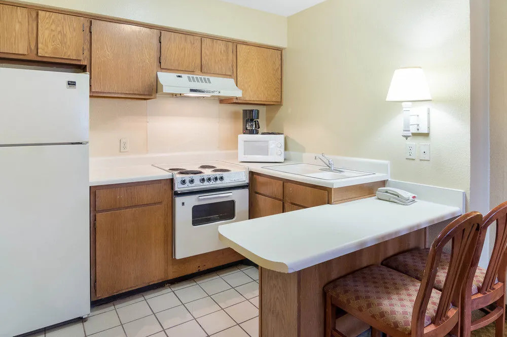 Econo Lodge Inn and Suites Arlington