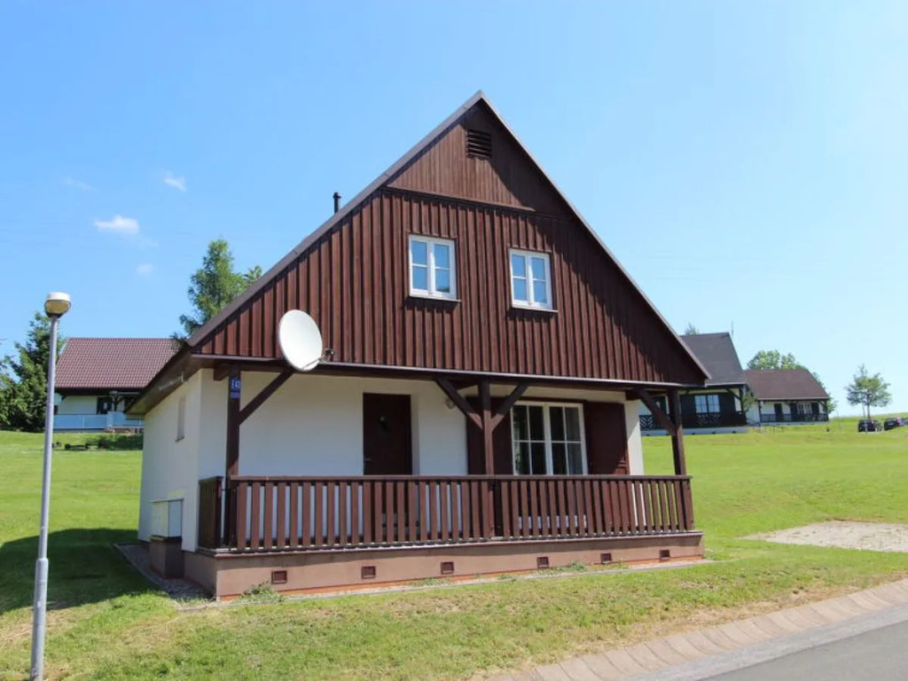 Holiday Hill 32070