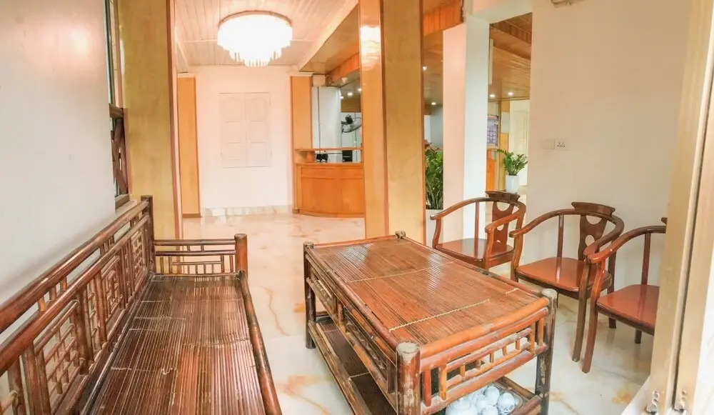 Vinh Gia Airport Lake View Hostel