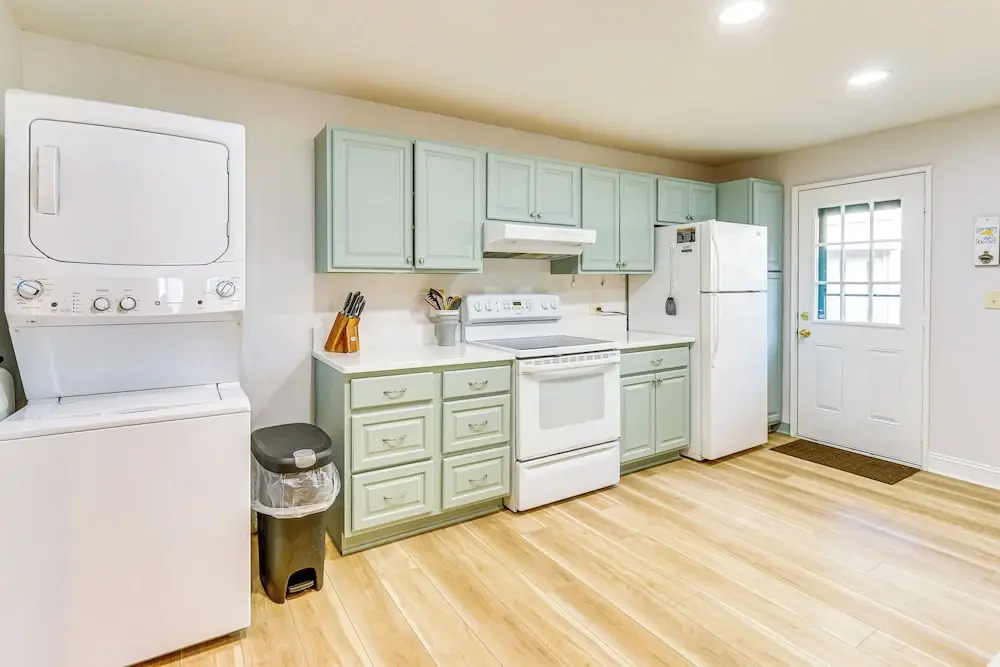 Pool Access + Pet Friendly: Condo in Hilton Head