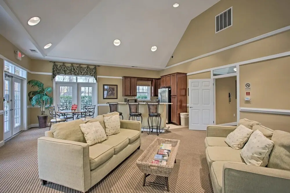 6 Mi to Boardwalk: Condo w/ Pool in Myrtle Beach