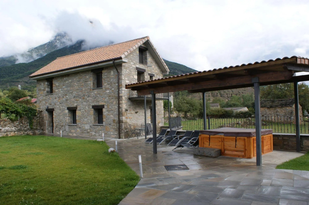 Puerta de Ordesa Garden
