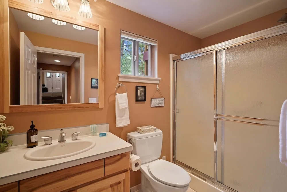 16 Jillian 4 Bedroom Home by RedAwning