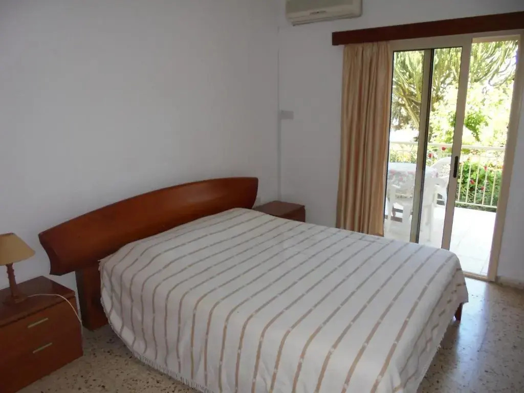 Niki Court Holiday Apartments
