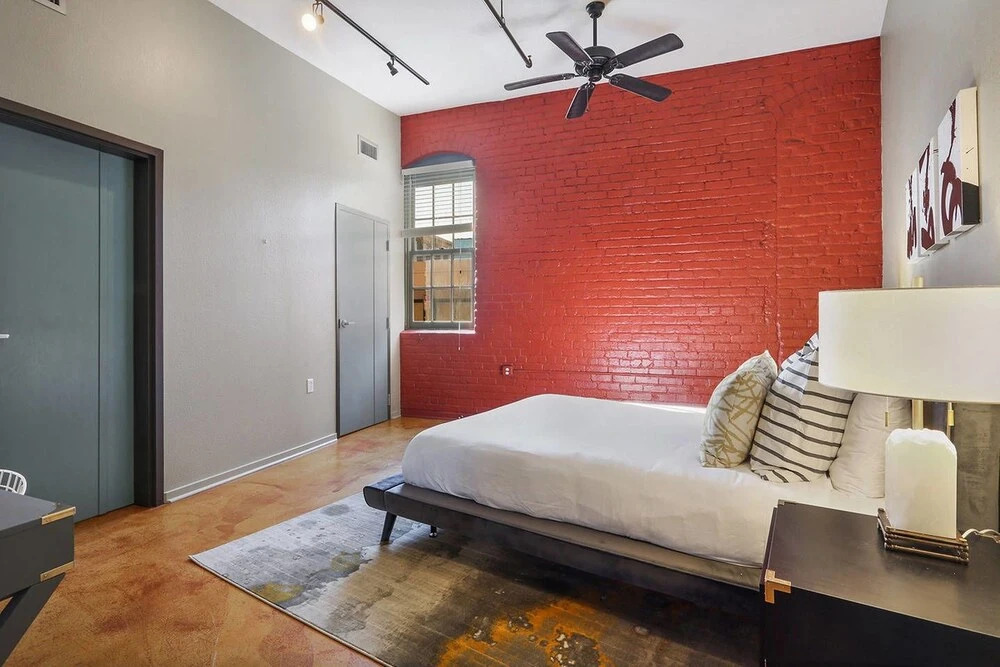 Inventive 2br/2.5 BA Industrial Apt by Domio