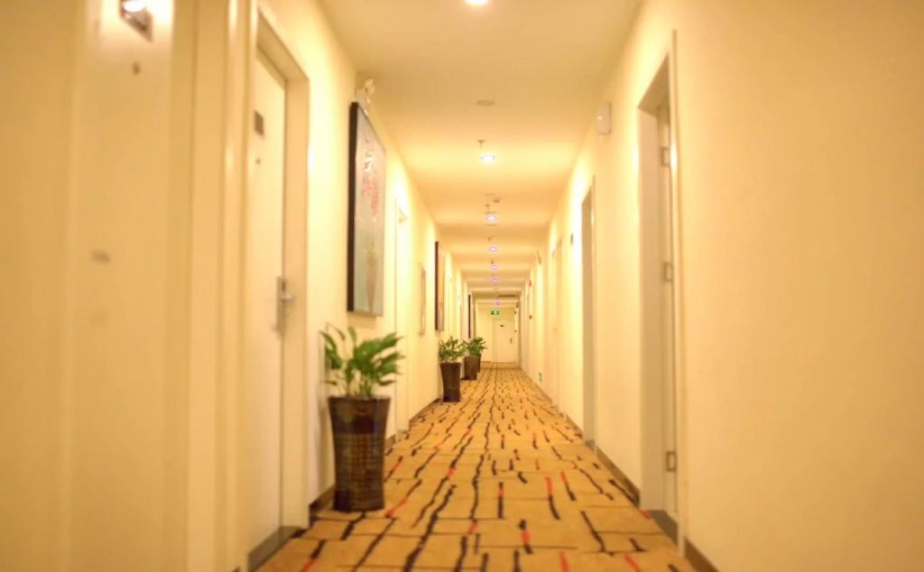 Shang Pin Hotel Shenzhen Futian Exhibition Branch