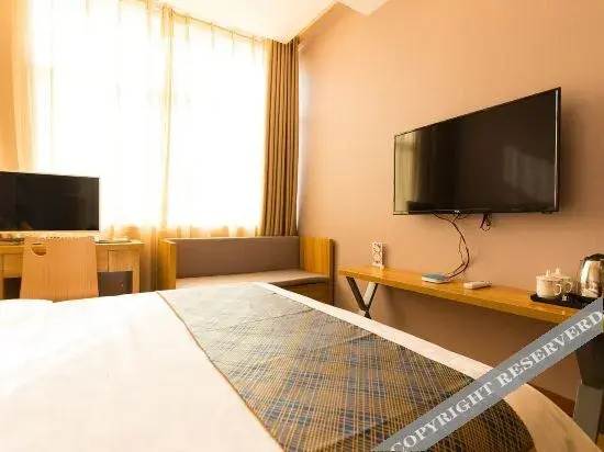 Yuzhong Longxin Qingfei Theme Hotel